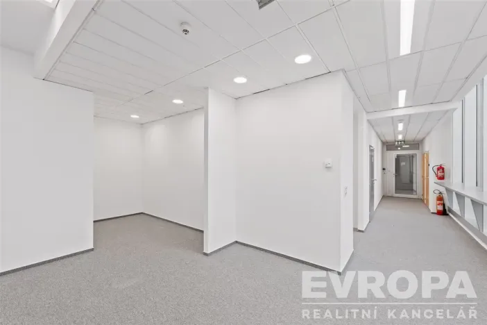 Pronájem kanceláře, Praha - Krč, Olbrachtova, 733 m2