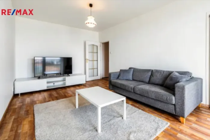 Pronájem bytu 3+1, Praha - Kobylisy, Famfulíkova, 67 m2