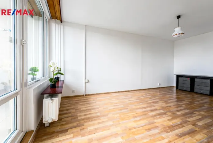 Pronájem bytu 3+1, Praha - Kobylisy, Famfulíkova, 67 m2