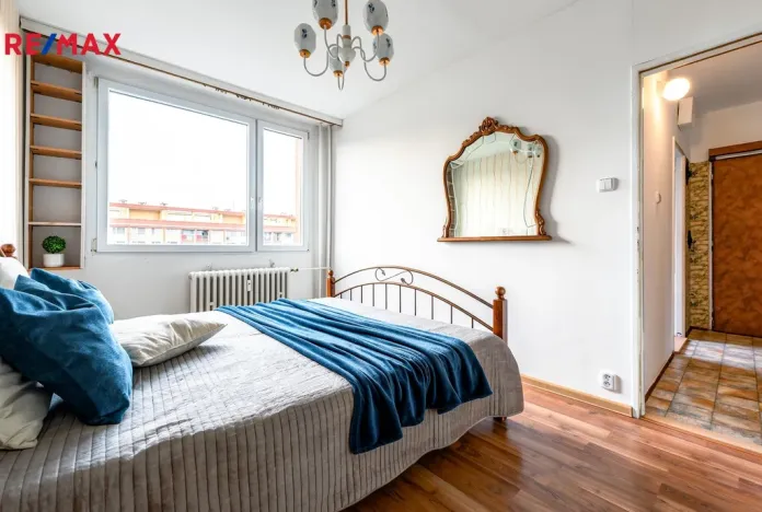 Pronájem bytu 3+1, Praha - Kobylisy, Famfulíkova, 67 m2