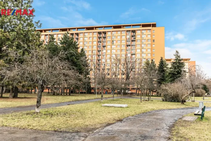 Pronájem bytu 3+1, Praha - Kobylisy, Famfulíkova, 67 m2