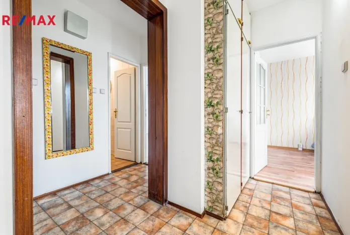 Pronájem bytu 3+1, Praha - Kobylisy, Famfulíkova, 67 m2