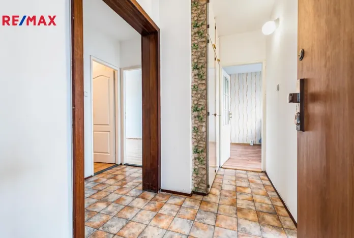 Pronájem bytu 3+1, Praha - Kobylisy, Famfulíkova, 67 m2