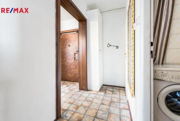 Pronájem bytu 3+1, Praha - Kobylisy, Famfulíkova, 67 m2