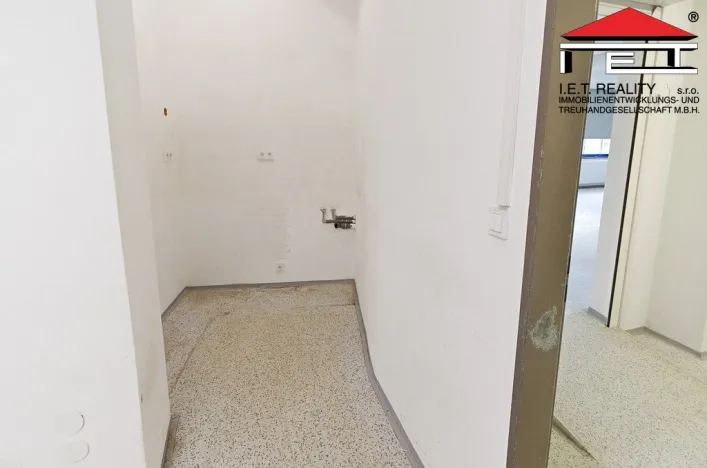 Pronájem obchodního prostoru, Praha - Hloubětín, Poděbradská, 115 m2