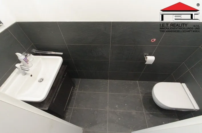 Pronájem obchodního prostoru, Praha - Hloubětín, Poděbradská, 115 m2