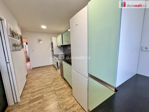 Pronájem bytu 3+1, Praha - Kobylisy, Chotovická, 70 m2