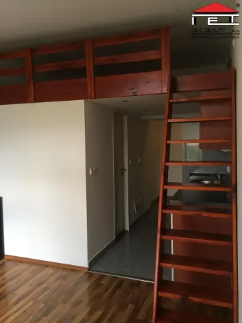 Pronájem bytu 1+kk, Praha - Vysočany, Freyova, 22 m2