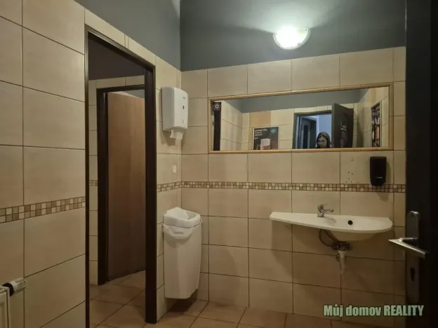 Pronájem restaurace, Praha - Letňany, 124 m2