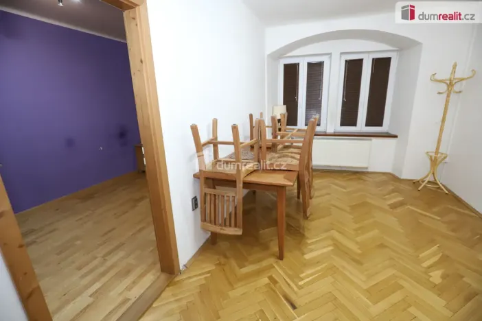 Prodej bytu 3+1, Cheb, Hradební, 52 m2