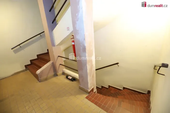 Prodej bytu 3+1, Cheb, Hradební, 52 m2