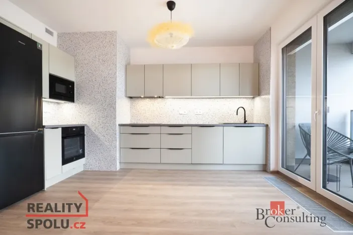 Pronájem bytu 2+kk, Praha - Hloubětín, Domalípova, 66 m2