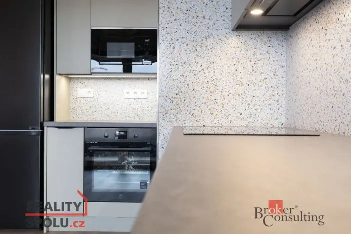 Pronájem bytu 2+kk, Praha - Hloubětín, Domalípova, 66 m2