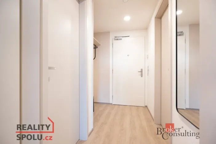 Pronájem bytu 2+kk, Praha - Hloubětín, Domalípova, 66 m2