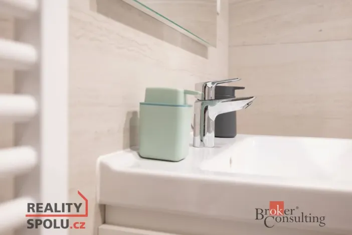 Pronájem bytu 2+kk, Praha - Hloubětín, Domalípova, 66 m2