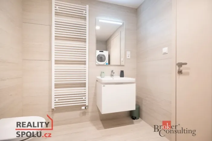 Pronájem bytu 2+kk, Praha - Hloubětín, Domalípova, 66 m2