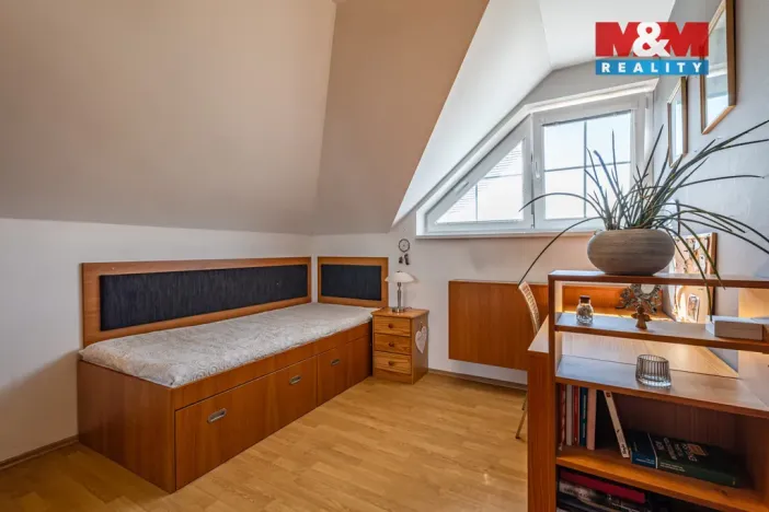 Prodej rodinného domu, Veltrusy, U Stadionu, 180 m2