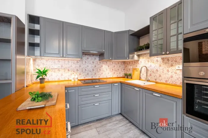 Prodej bytu 3+kk, Praha - Smíchov, Zborovská, 74 m2