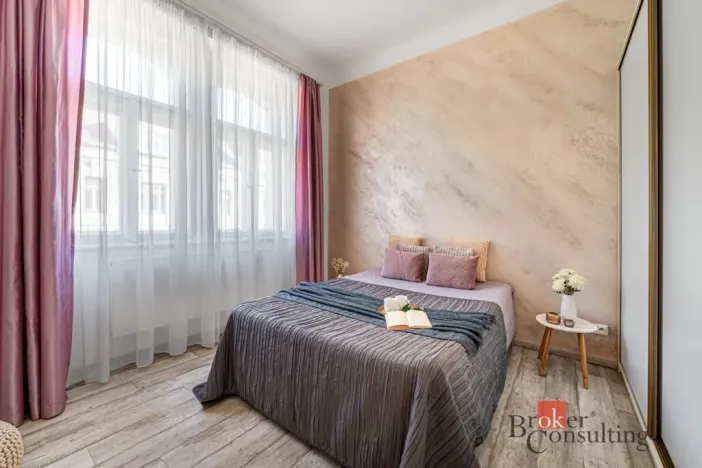 Prodej bytu 3+kk, Praha - Smíchov, Zborovská, 74 m2