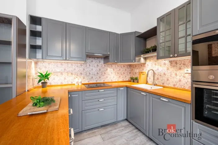Prodej bytu 3+kk, Praha - Smíchov, Zborovská, 74 m2