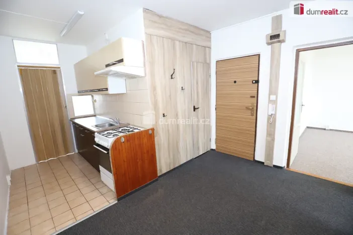 Prodej bytu 2+1, Hroznětín, Sídliště, 64 m2