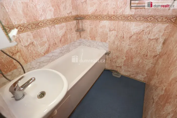 Prodej bytu 2+1, Hroznětín, Sídliště, 64 m2