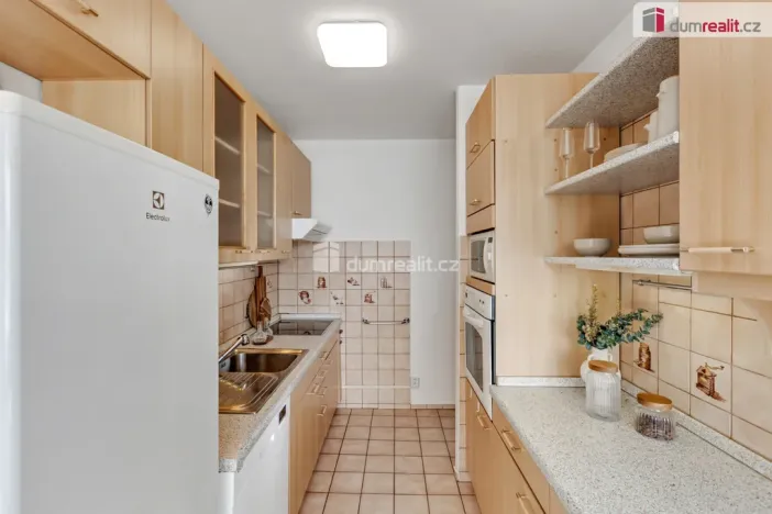 Prodej bytu 3+1, Praha - Stodůlky, Zázvorkova, 82 m2