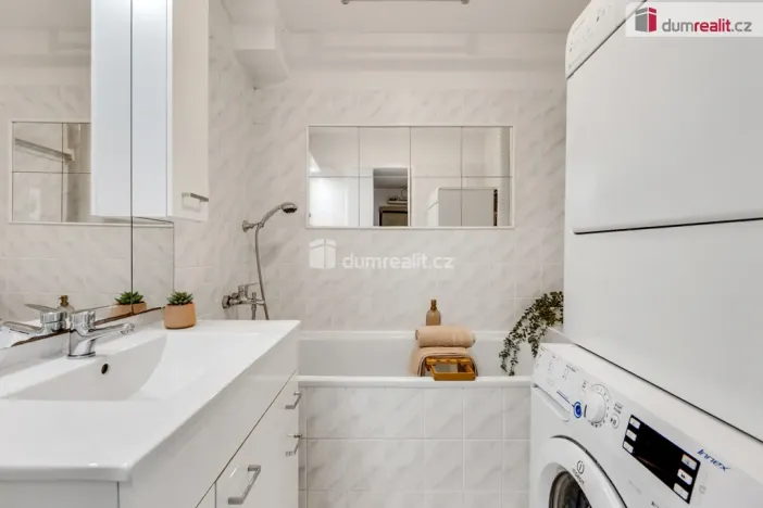 Prodej bytu 3+1, Praha - Stodůlky, Zázvorkova, 82 m2