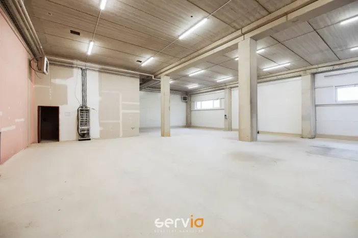 Pronájem skladu, Brno, Zaoralova, 543 m2
