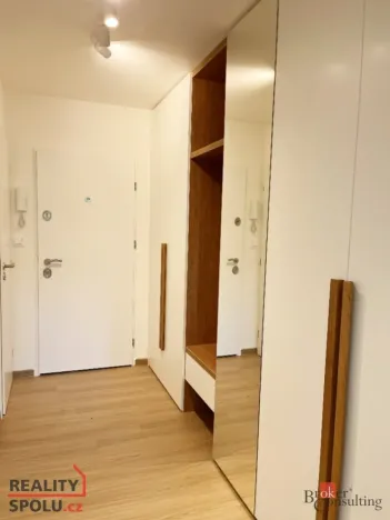 Pronájem bytu 2+kk, Praha - Kobylisy, Mirovická, 44 m2