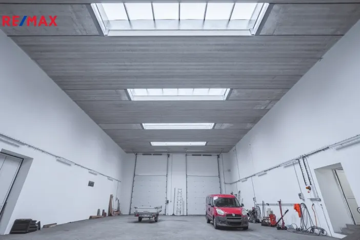 Prodej výrobních prostor, Okříšky, Za tratí, 2224 m2