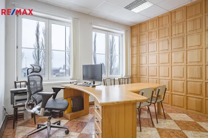 Prodej výrobních prostor, Okříšky, Za tratí, 2224 m2