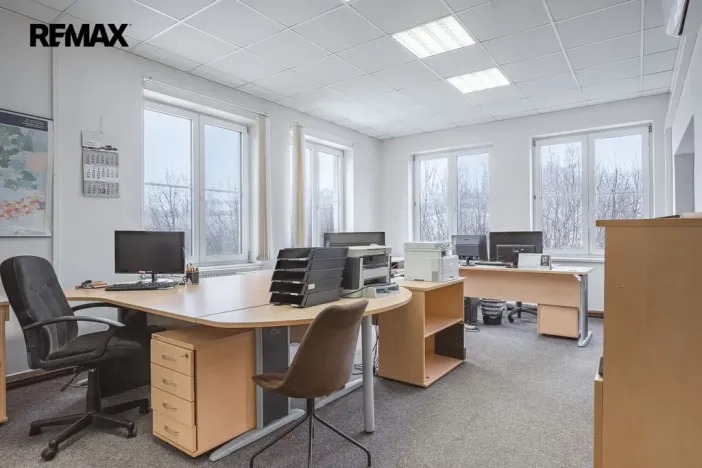 Prodej výrobních prostor, Okříšky, Za tratí, 2224 m2