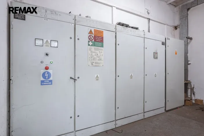 Prodej výrobních prostor, Okříšky, Za tratí, 2224 m2