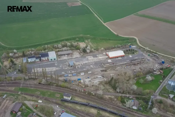 Prodej výrobních prostor, Okříšky, Za tratí, 2224 m2