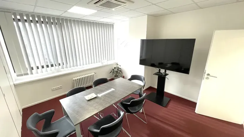 Pronájem kanceláře, Praha - Holešovice, Dělnická, 1252 m2