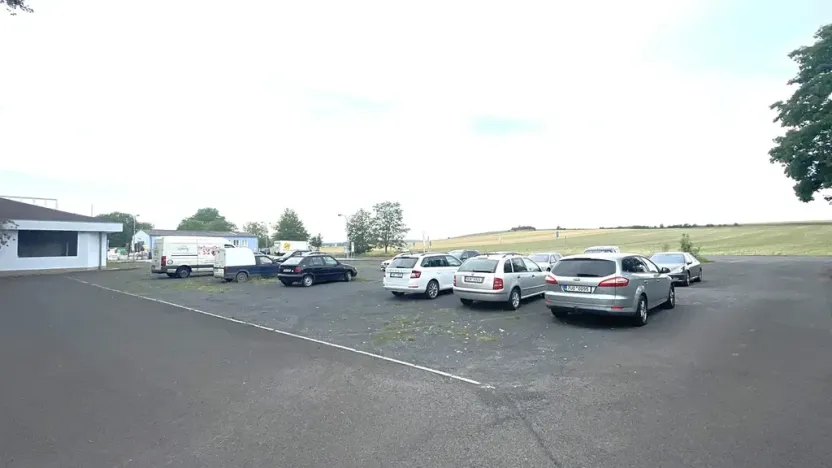 Pronájem komerčního pozemku, Louny, Postoloprtská, 2250 m2