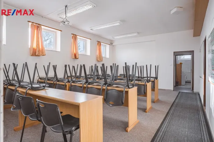 Prodej komerčního pozemku, Okříšky, Za tratí, 34555 m2