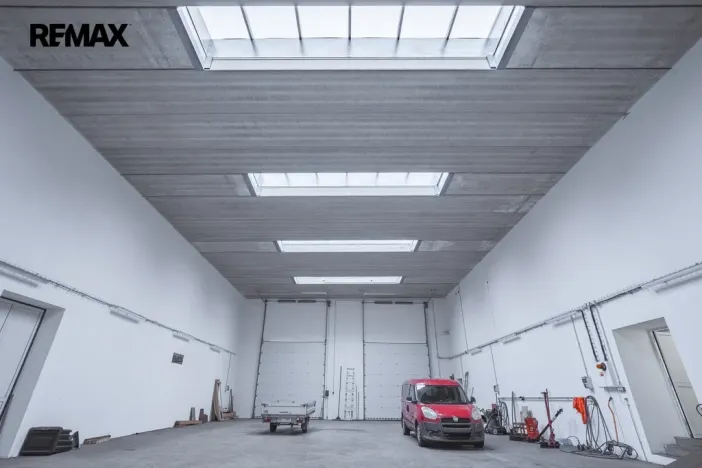 Prodej komerčního pozemku, Okříšky, Za tratí, 34555 m2