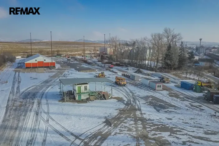 Prodej komerčního pozemku, Okříšky, Za tratí, 34555 m2