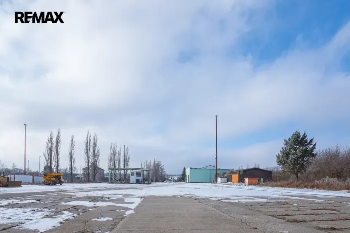 Prodej komerčního pozemku, Okříšky, Za tratí, 34555 m2