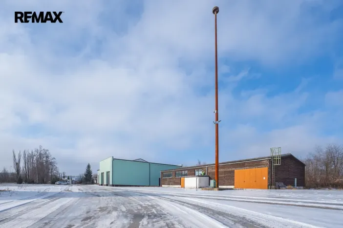 Prodej komerčního pozemku, Okříšky, Za tratí, 34555 m2