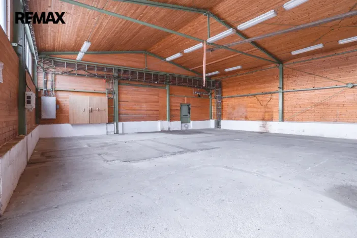 Prodej komerčního pozemku, Okříšky, Za tratí, 34555 m2