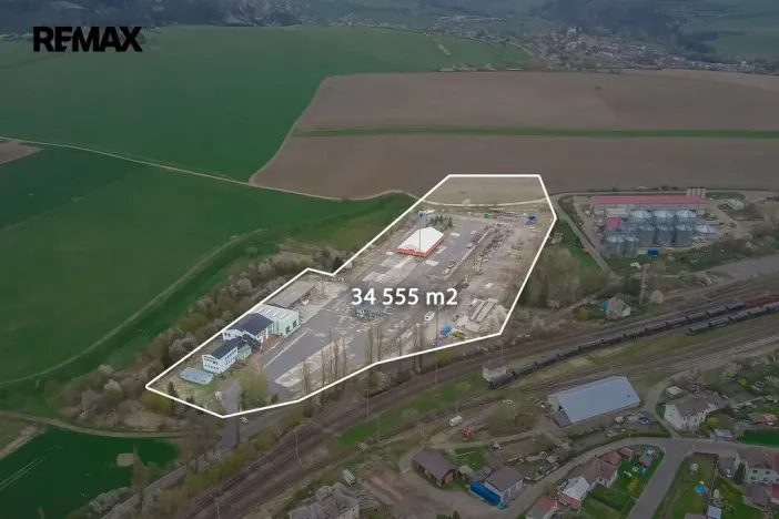 Prodej komerčního pozemku, Okříšky, Za tratí, 34555 m2