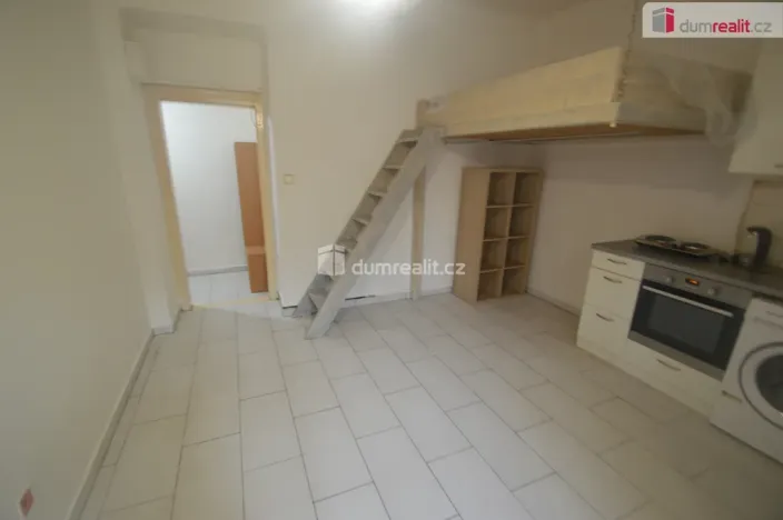 Pronájem bytu 1+kk, Praha - Nusle, Na Pankráci, 25 m2