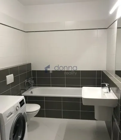 Pronájem bytu 2+kk, Praha, Lovosická, 56 m2