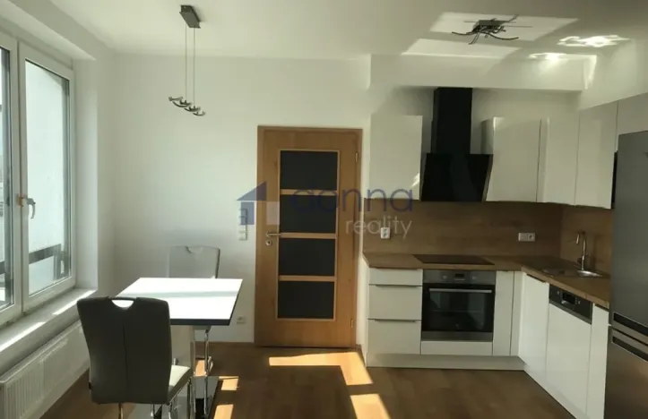 Pronájem bytu 2+kk, Praha, Lovosická, 56 m2