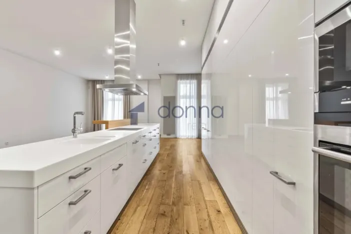 Pronájem bytu 3+kk, Praha, Laubova, 134 m2