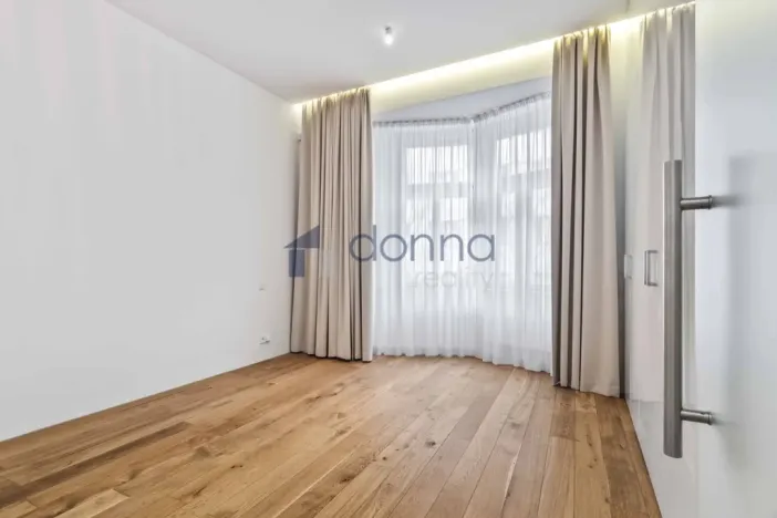 Pronájem bytu 3+kk, Praha, Laubova, 134 m2