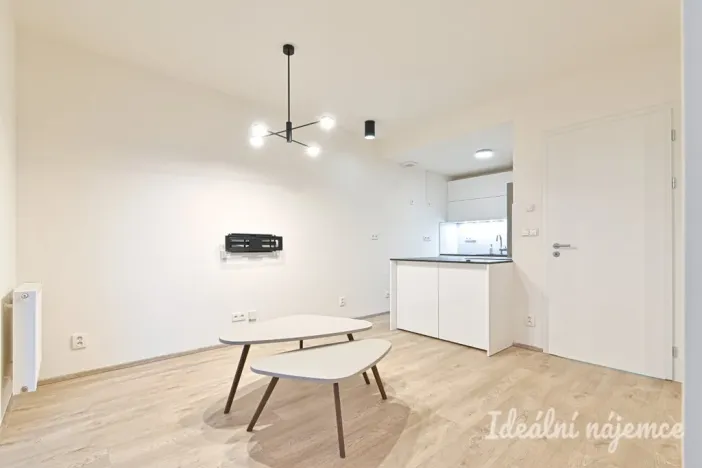 Pronájem bytu 2+kk, Brno, Líšeňská, 34 m2